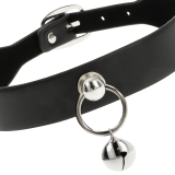 Choker cuero vegano con cascabel y aro.